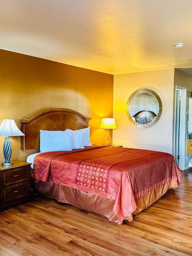 Franciscan Inn Motel Виста Экстерьер фото