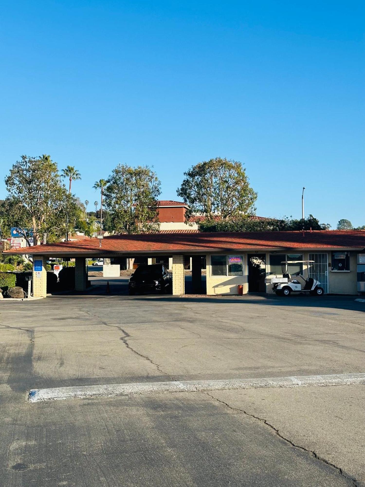 Franciscan Inn Motel Виста Экстерьер фото